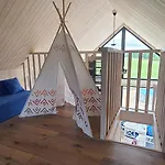 Mazurski Caloroczny Nad Jeziorem Z Jacuzzi Pasym