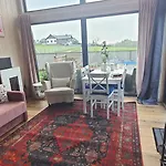 Сasa de vacaciones Mazurski Caloroczny Nad Jeziorem Z Jacuzzi Pasym