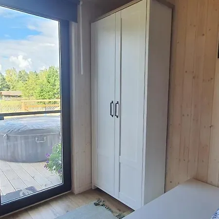 Mazurski Caloroczny Nad Jeziorem Z Jacuzzi Ferienhaus