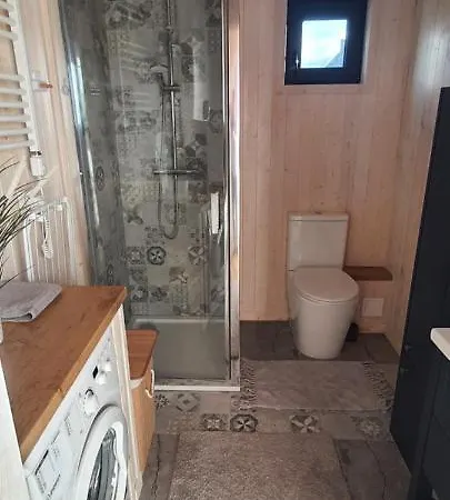 Mazurski Caloroczny Nad Jeziorem Z Jacuzzi Feriehus *