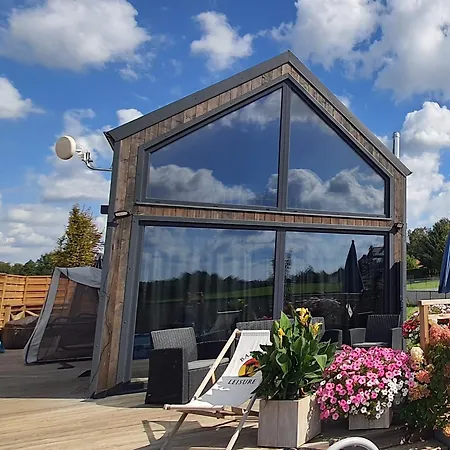 Сasa de vacaciones Mazurski Caloroczny Nad Jeziorem Z Jacuzzi